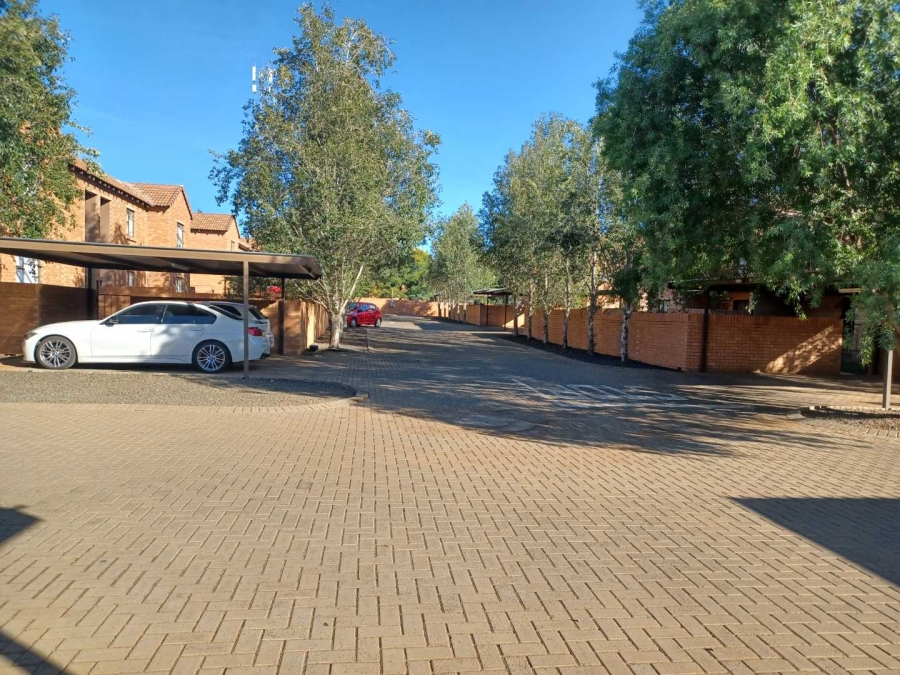 To Let 2 Bedroom Property for Rent in Langenhovenpark Free State